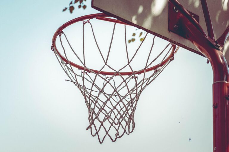 Deux académies de basket s&rsquo;installent en résidence au centre sportif : un tremplin pour les jeunes talents
